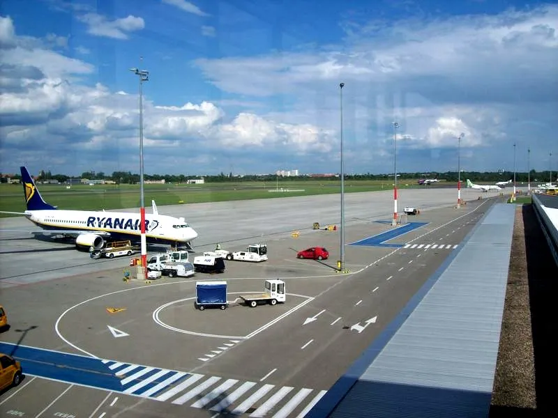 Jak długo trwa lot z Dublina do Poznania? Sprawdź, co musisz wiedzieć!