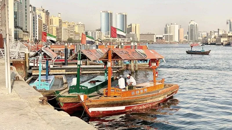 Jak dojechać do starego Dubaju: przewodnik po najważniejszych trasach i środkach transportu