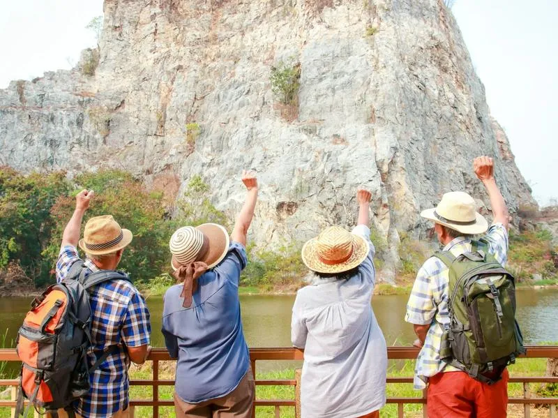 Jakie przywileje czekają seniorów? Zniżki na bilety PKP, które warto znać