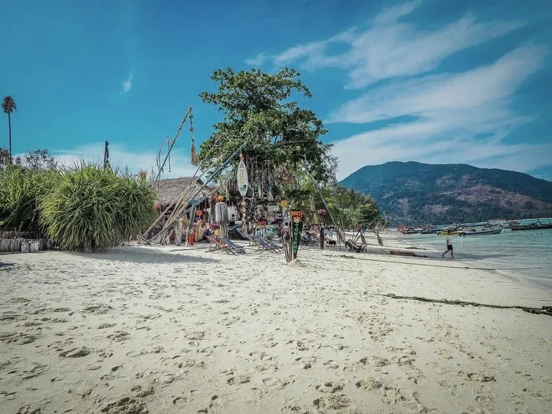 Koh Lipe – kiedy najlepiej odwiedzić rajskie plaże?