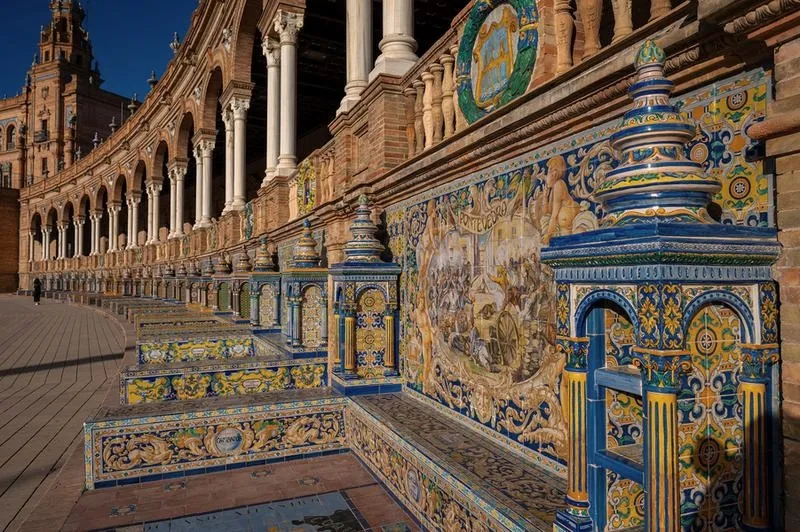 Sewilla: jak długo trwa lot do magicznego miasta?