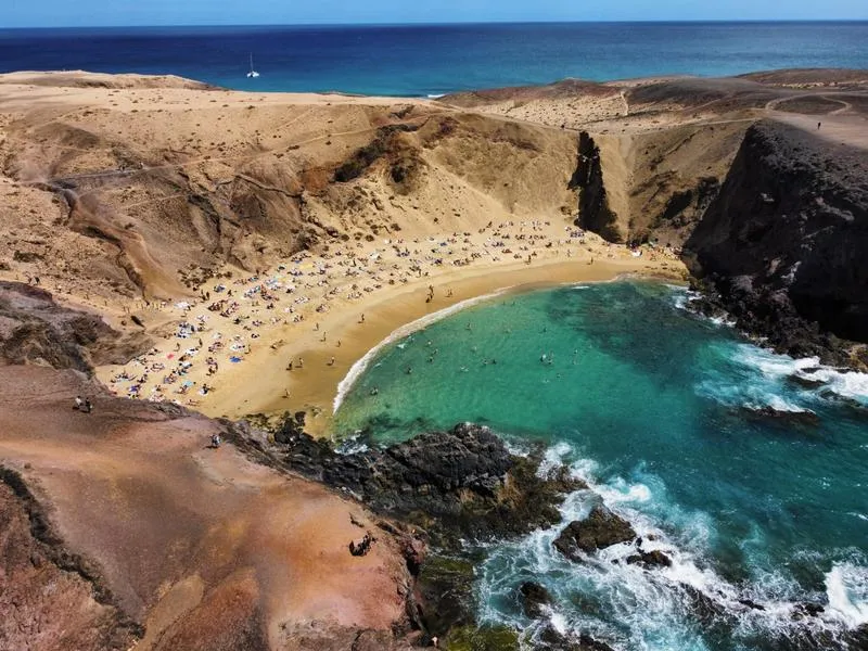 Czas lotu Warszawa Lanzarote