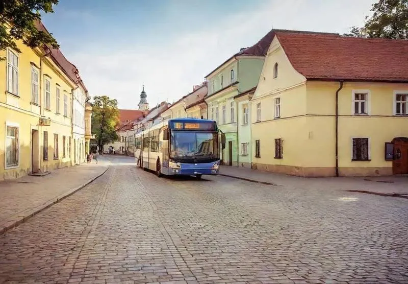 Czas lotu z Wrocławia do Aten