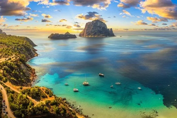 Lot Warszawa Ibiza szczegóły