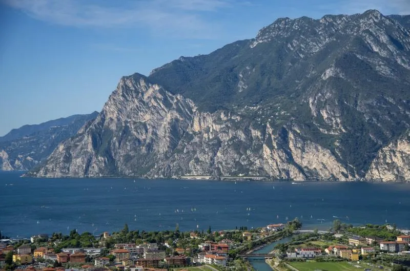 Miasteczka nad Jeziorem Garda
