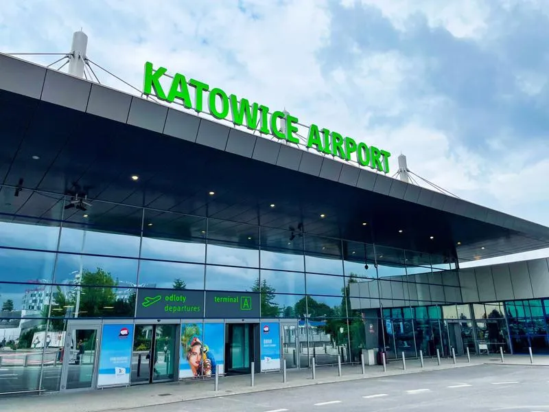 Najtańszy bilet z PKP Katowice na lotnisko