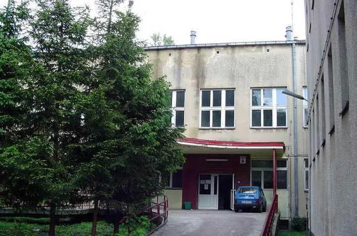 Transport publiczny Łódź–Tuszyn szpital